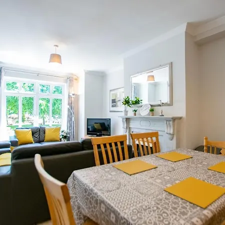 Spacious 5 Bedroom House Galway