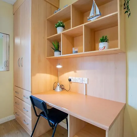 Dom wakacyjny Spacious 5 Bedroom House